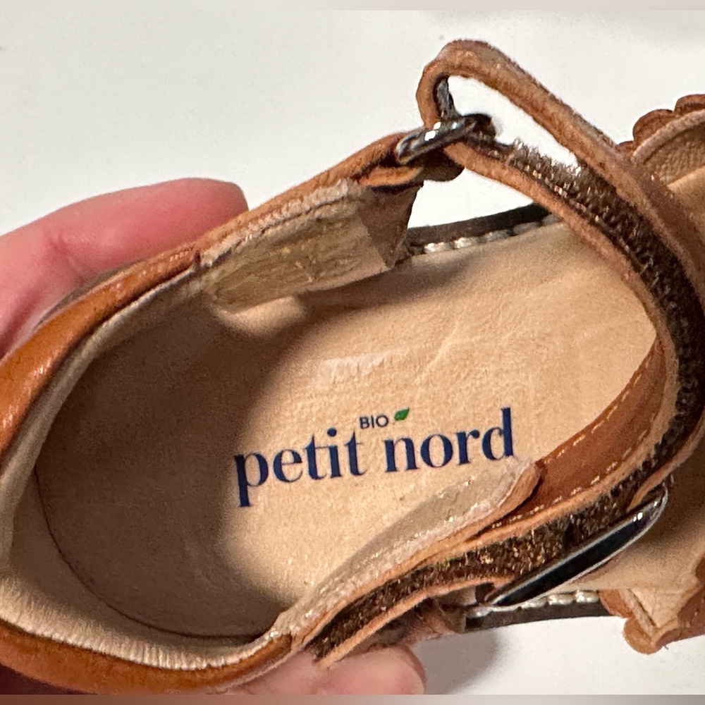 Petit Nord Little Girl’s Scalloped Leather Sandals Cognac Size EU 26 - Picture 3 of 9